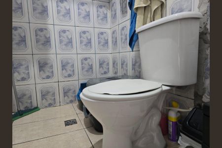 Casa à venda com 100m², 4 quartos e 4 vagasCASA 02 Banheiro