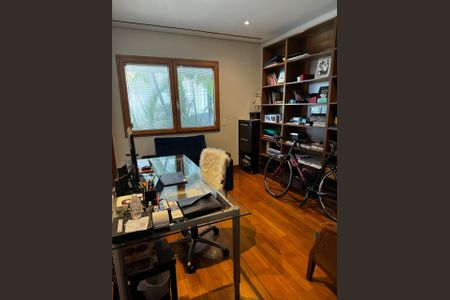 Casa de condomínio para alugar com 531m², 4 quartos e 6 vagas