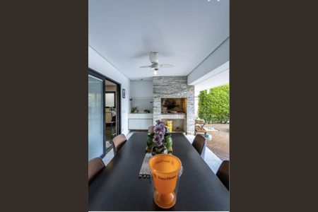 Casa de condomínio para alugar com 531m², 4 quartos e 6 vagas