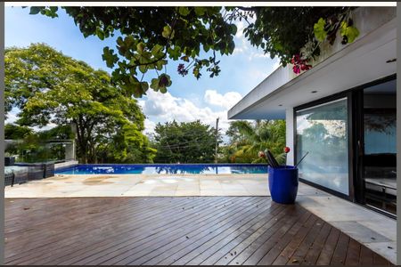 Casa de condomínio para alugar com 531m², 4 quartos e 6 vagas