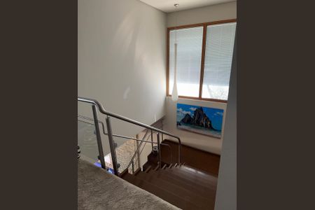 Casa de condomínio para alugar com 531m², 4 quartos e 6 vagas