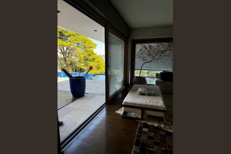 Casa de condomínio para alugar com 531m², 4 quartos e 6 vagas