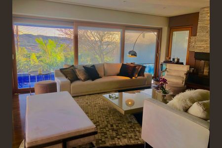 Casa de condomínio para alugar com 531m², 4 quartos e 6 vagas