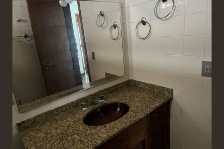 Casa à venda com 269m², 7 quartos e 8 vagas Casa à venda com 269m², 7 quartos e 8 vagasBanheiro