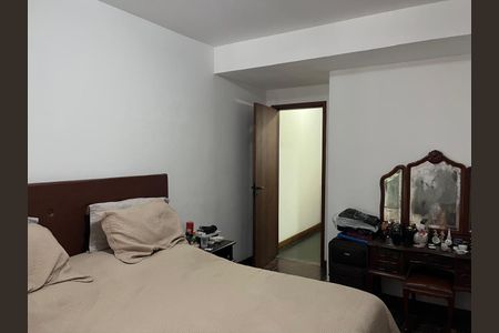 Casa à venda com 269m², 7 quartos e 8 vagas Casa à venda com 269m², 7 quartos e 8 vagasQuarto