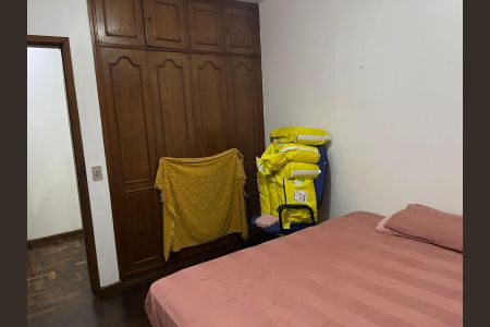 Casa à venda com 269m², 7 quartos e 8 vagas Casa à venda com 269m², 7 quartos e 8 vagasQuarto