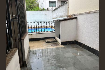 Casa à venda com 269m², 7 quartos e 8 vagas Casa à venda com 269m², 7 quartos e 8 vagasÁrea externa