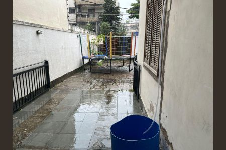 Casa à venda com 269m², 7 quartos e 8 vagas Casa à venda com 269m², 7 quartos e 8 vagasÁrea externa