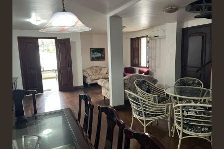 Casa à venda com 269m², 7 quartos e 8 vagas Casa à venda com 269m², 7 quartos e 8 vagasSala