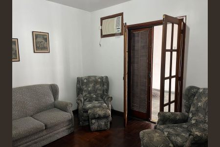 Casa à venda com 269m², 7 quartos e 8 vagas Casa à venda com 269m², 7 quartos e 8 vagasSala