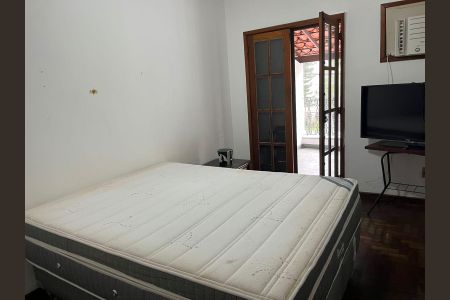 Casa à venda com 269m², 7 quartos e 8 vagas Casa à venda com 269m², 7 quartos e 8 vagasQuarto