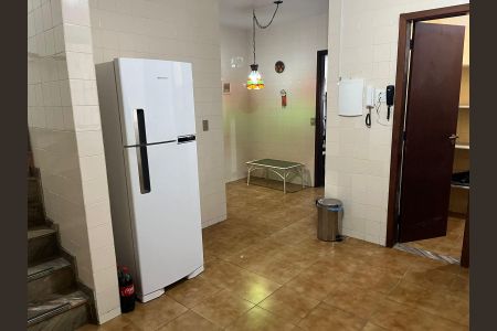 Casa à venda com 269m², 7 quartos e 8 vagas Casa à venda com 269m², 7 quartos e 8 vagasCozinha