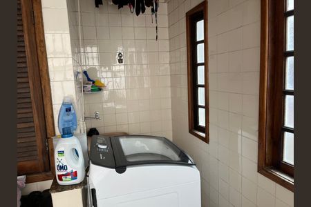 Casa à venda com 269m², 7 quartos e 8 vagas Casa à venda com 269m², 7 quartos e 8 vagasÁrea de serviço