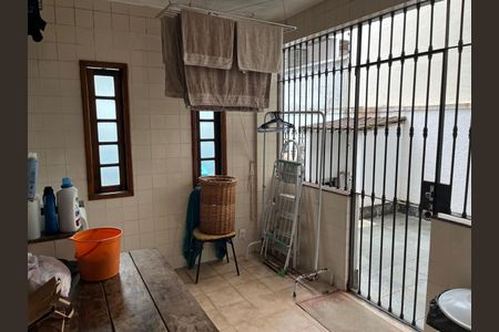 Casa à venda com 269m², 7 quartos e 8 vagas Casa à venda com 269m², 7 quartos e 8 vagasÁrea de serviço