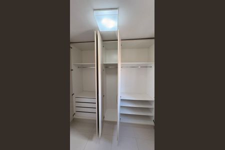 Apartamento à venda com 77m², 3 quartos e 1 vagaQuarto