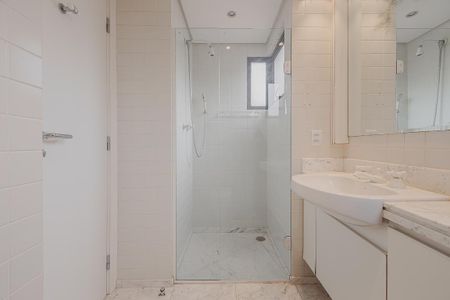 Apartamento à venda com 440m², 3 quartos e 4 vagasBanheiro da Suíte 2