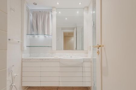 Apartamento à venda com 440m², 3 quartos e 4 vagasBanheiro da Suíte 1