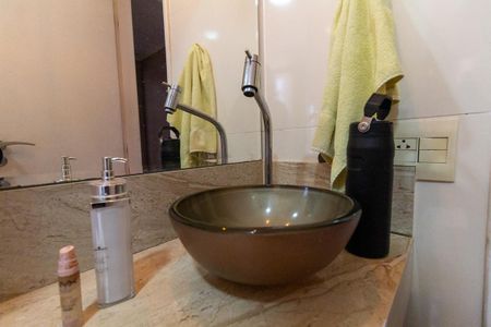 Apartamento à venda com 92m², 3 quartos e 2 vagas Apartamento à venda com 92m², 3 quartos e 2 vagasBanheiro 2