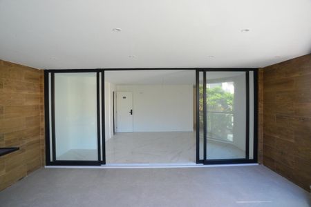 Apartamento para alugar com 136m², 4 quartos e 3 vagasVaranda