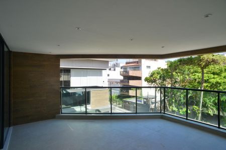 Apartamento para alugar com 136m², 4 quartos e 3 vagasVaranda