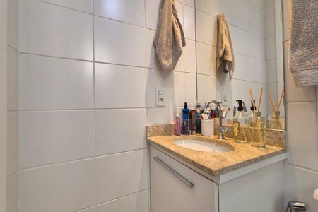 Apartamento à venda com 67m², 2 quartos e 1 vagaBanheiro da Suíte