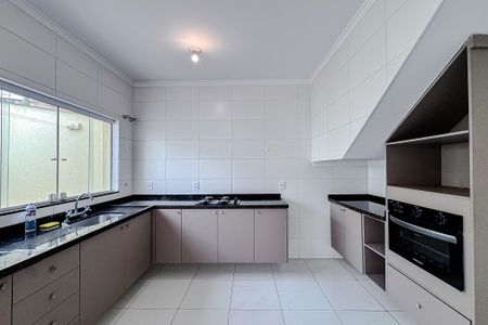 Casa à venda com 120m², 3 quartos e 2 vagasCozinha