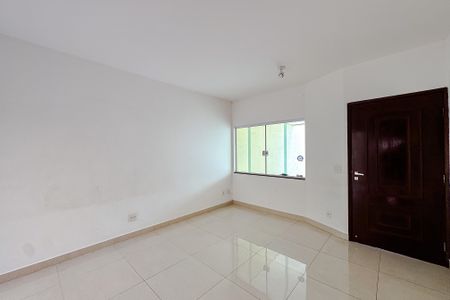 Casa à venda com 120m², 3 quartos e 2 vagasSala