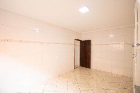 Casa à venda com 249m², 2 quartos e 5 vagasCozinha