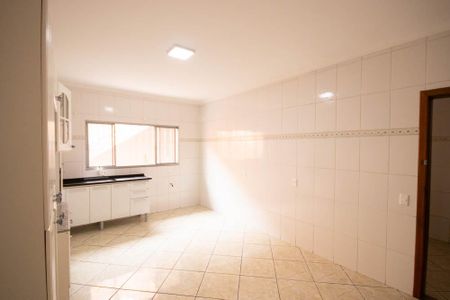 Casa à venda com 249m², 2 quartos e 5 vagasCozinha