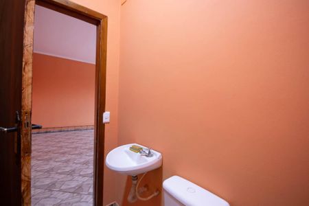 Casa à venda com 249m², 2 quartos e 5 vagasBanheiro da Garagem