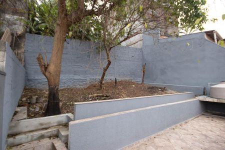 Casa à venda com 249m², 2 quartos e 5 vagasQuintal