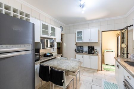 Casa à venda com 170m², 3 quartos e 2 vagasCozinha