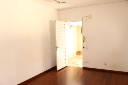 Casa para alugar com 250m², 6 quartos e 5 vagasquarto externo 2