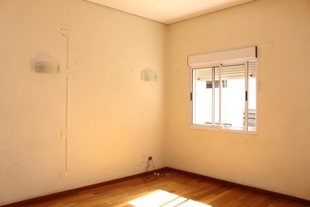 Casa para alugar com 250m², 6 quartos e 5 vagassuite  3