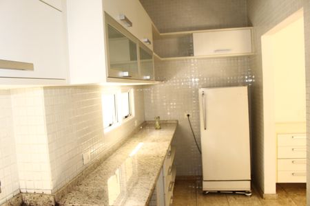 Casa para alugar com 250m², 6 quartos e 5 vagasCozinhaac