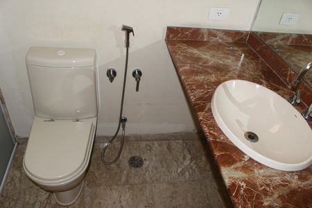 Casa para alugar com 250m², 6 quartos e 5 vagasBanheiro da Suíte 4