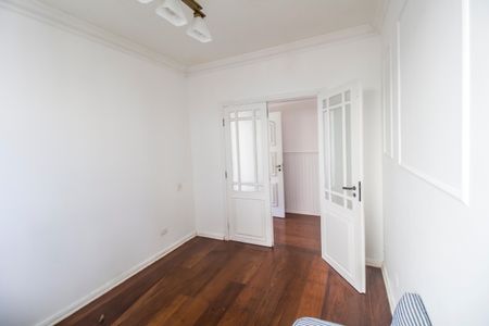 Casa de condomínio à venda com 355m², 3 quartos e 2 vagasEscritório