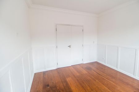 Casa de condomínio à venda com 355m², 3 quartos e 2 vagasEscritório