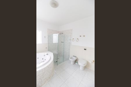 Casa de condomínio à venda com 355m², 3 quartos e 2 vagasBanheiro da Suíte