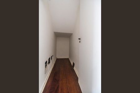 Casa de condomínio à venda com 355m², 3 quartos e 2 vagasDepósito