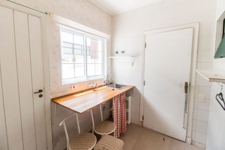 Casa de condomínio à venda com 355m², 3 quartos e 2 vagasÁrea de Serviço