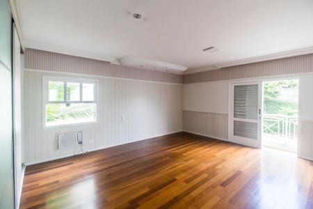 Suíte master de casa de condomínio à venda com 3 quartos, 355m² em Alphaville, Santana de Parnaíba