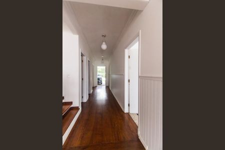 Casa de condomínio à venda com 355m², 3 quartos e 2 vagasEntrada