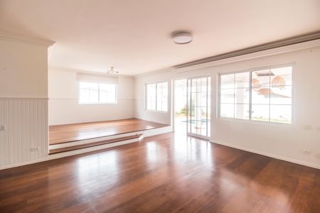 Sala  de casa de condomínio à venda com 3 quartos, 355m² em Alphaville, Santana de Parnaíba