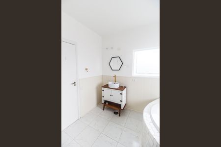 Casa de condomínio à venda com 355m², 3 quartos e 2 vagasBanheiro da Suíte