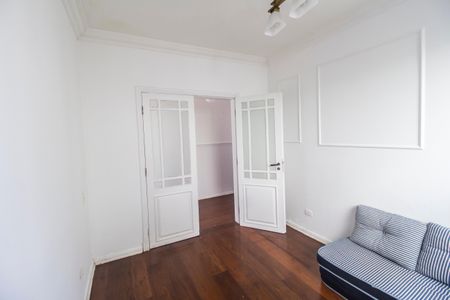 Casa de condomínio à venda com 355m², 3 quartos e 2 vagasEscritório