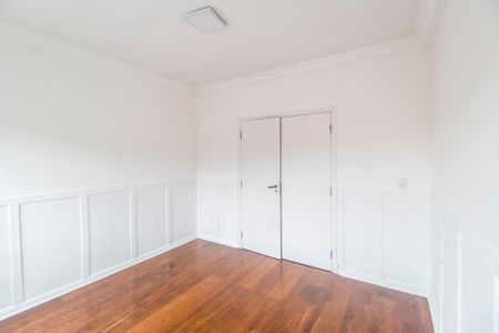 Casa de condomínio à venda com 355m², 3 quartos e 2 vagasEscritório