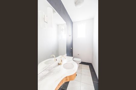 Casa de condomínio à venda com 355m², 3 quartos e 2 vagasLavabo