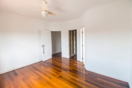 Casa de condomínio à venda com 355m², 3 quartos e 2 vagasSuíte 2