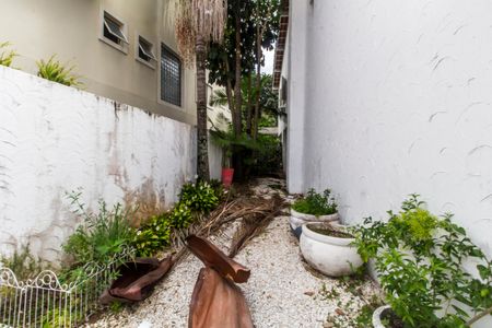Casa de condomínio à venda com 355m², 3 quartos e 2 vagasQuintal